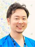 院長 岡本 嵩弘の写真