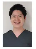 歯科医師 高井 駿の写真