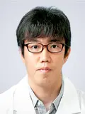院長 鶴岡 昭久の写真