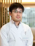 院長 由井 俊輔の写真