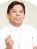 院長 新屋敷 康の写真
