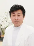 院長 室﨑 伸和の写真