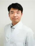 院長 八百 陽介の写真