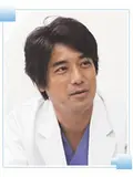 院長 留守 良太の写真