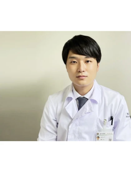 歯科医師 真鍋 望の写真