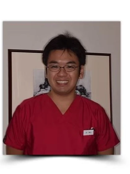 歯科医師  ​岡山 高志の写真