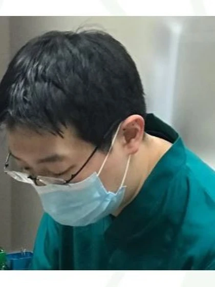 院長 藤岡 隼の写真