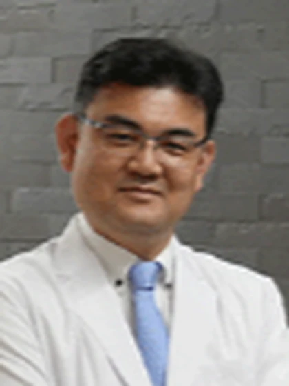 院長 医学博士 川崎 篤史の写真