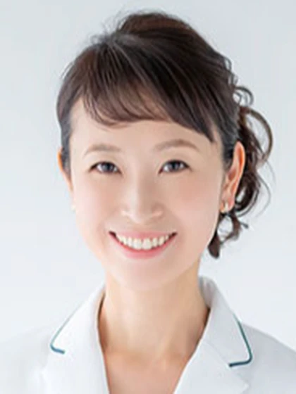 院長 中庭 ⿇友⼦の写真