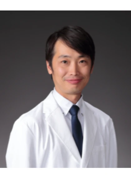 院長 医学博士 産賀 真の写真