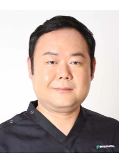 歯科医師 松井 亨保の写真