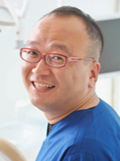 院長 岡添 晋一の写真