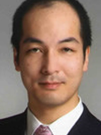 院長 博士(歯学) 小松 偉二の写真