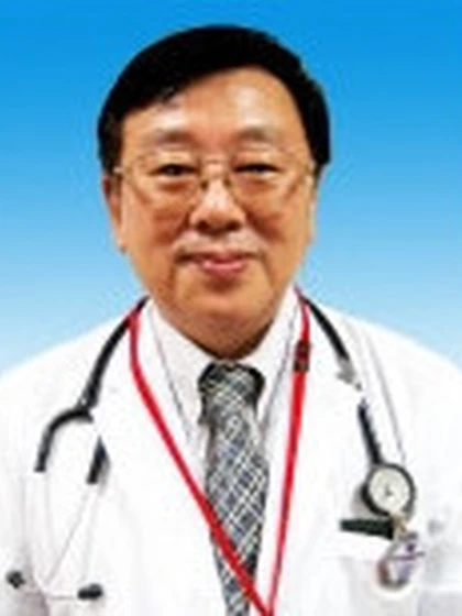 院長 有本 之嗣の写真