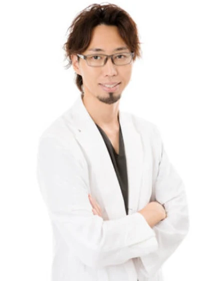 院長 医学博士・日本皮膚科学会認定専門医 横山 侑祐の写真