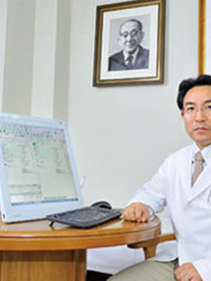 院長 吉岡 雅之の写真