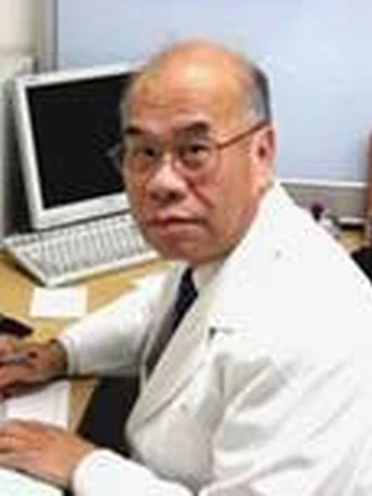 院長 関 健鑑の写真