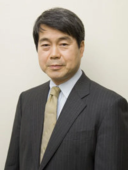 院長 医学博士 出居 貞義の写真