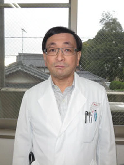 院長 戸次 鎮久の写真