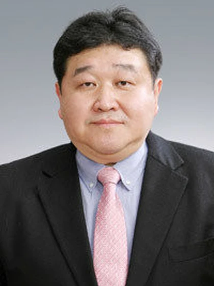 院長 歯学博士 清水 誠治の写真