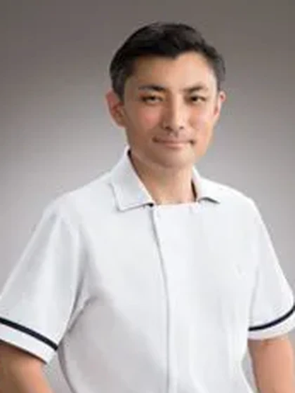 院長 院長・医学博士 小﨑 直人の写真