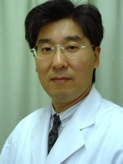 院長 医学博士 半田 齊の写真