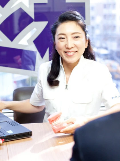 院長 歯学博士 石山 智香子の写真