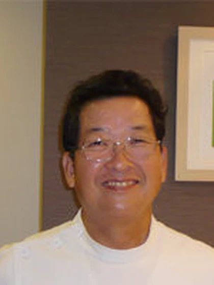 医師 友村 忠善の写真