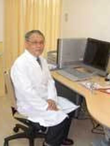 院長 医学博士 藤本 昌敏の写真