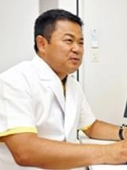 院長 医学博士 濱﨑 達憲の写真