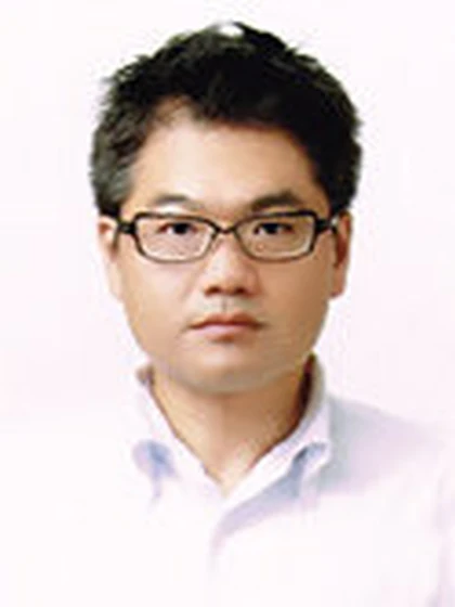 院長 砂長 健益の写真