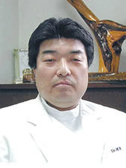 院長 医学博士 増岡 秀次の写真