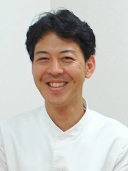 院長 新城 拓也の写真