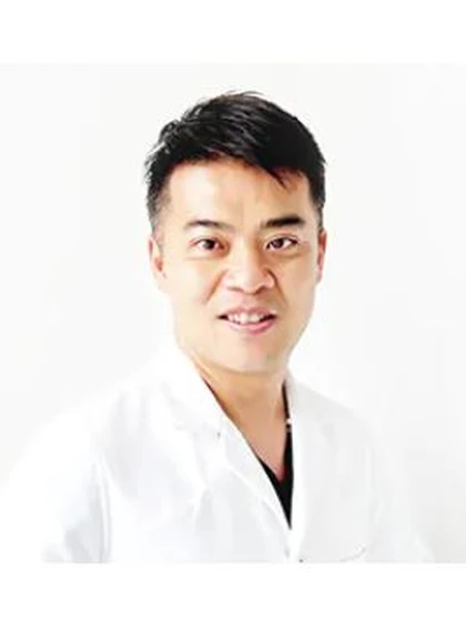 院長 院長 高木 謙太郎の写真