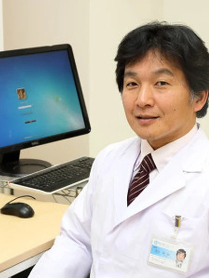 院長 医学博士 善本 英一郎の写真
