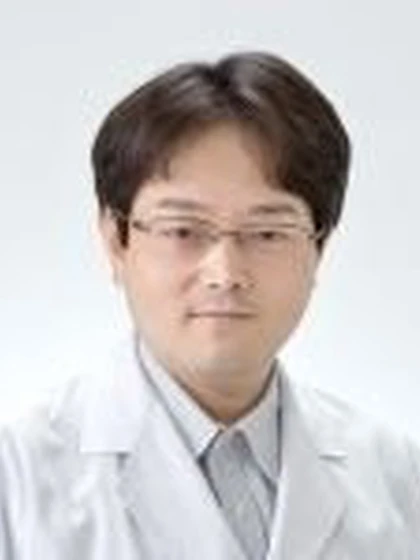 院長 医学博士 渡邊 章範の写真
