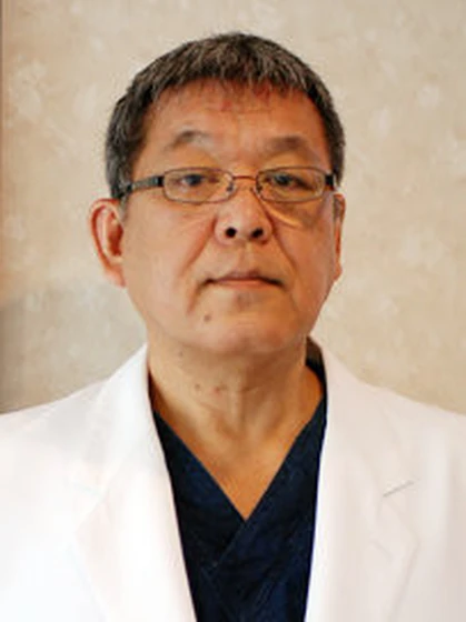 院長 医学博士 西本 研一の写真