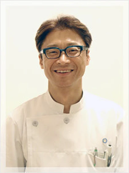 院長 医学博士 上田 新の写真