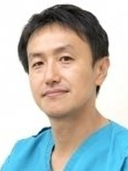 院長 公衆衛生学修士(MPH) 田中 宏慶の写真