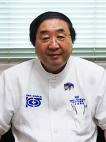 理事長 進 輝政の写真