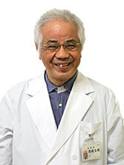 院長 西銘 圭蔵の写真