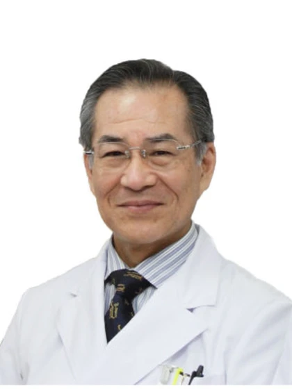 院長 医学博士 新里 健の写真