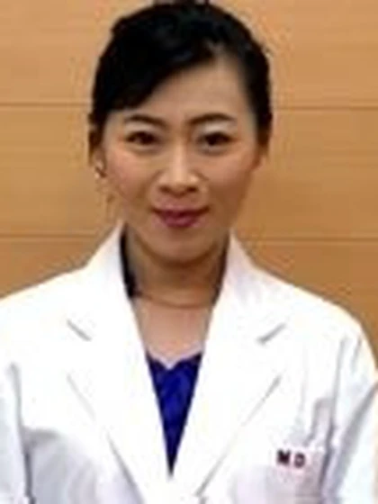 院長 韋 令子の写真