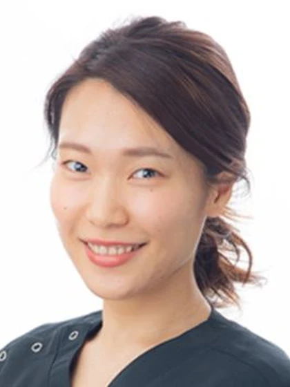 歯科医師 向山 亜美の写真
