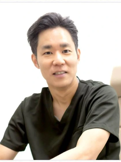 理事長 花房 崇明の写真