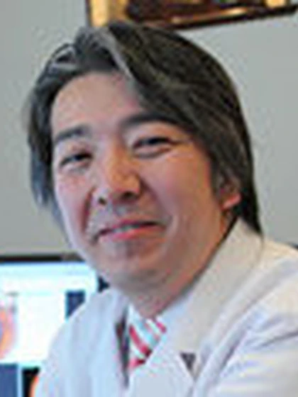 院長 岡 義隆の写真