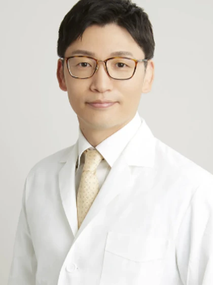 院長 医学博士 古西 英央の写真