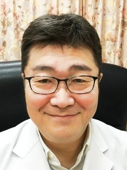 院長 新海 恒雄の写真