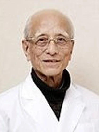 名誉院長 柴垣 昌功の写真