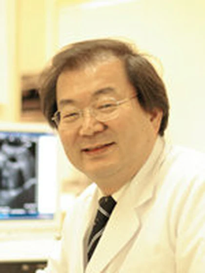 院長 医学博士 西原 徳文の写真